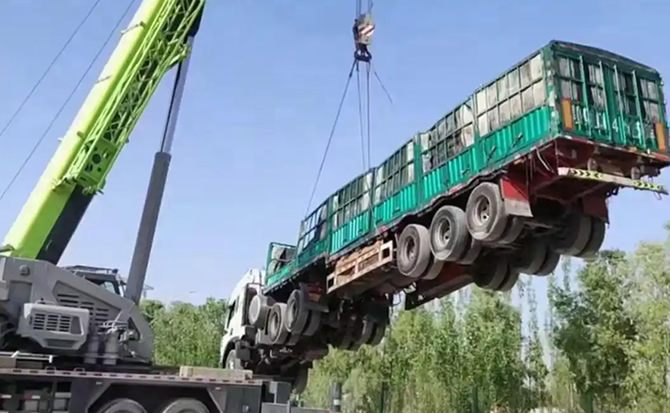 伽师道路脱困救援案例